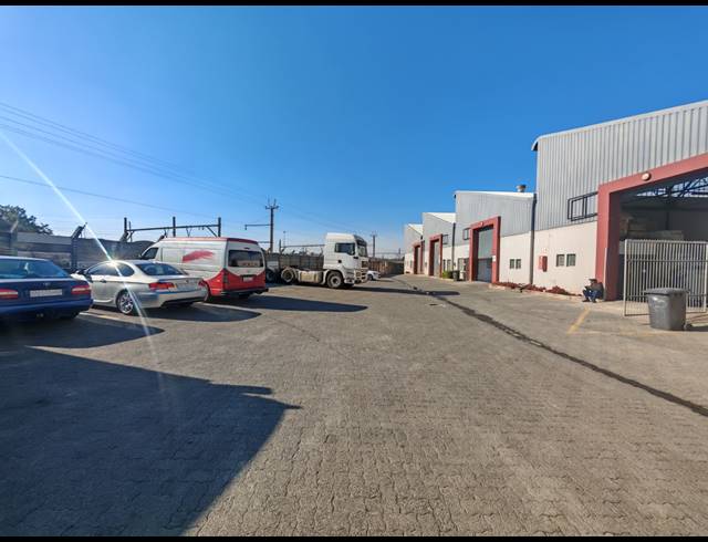 352M² WAREHOUSE TO LET IN CITY DEEP